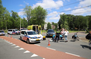 Fietsster gewond na aanrijding met auto Buitenhofdreef Delft