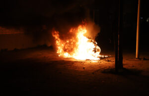 Twee scooters in brand gestoken Noordpolderstraat Den Haag