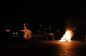 Flinke rookontwikkeling bij buitenbrand Gramsbergenlaan Den Haag