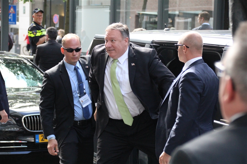 Amerikaanse Minister Pompeo aangekomen bij stadhuis Den Haag