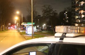 Politie onderzoekt mogelijk schietincident bij abri Voorhofdreef Delft