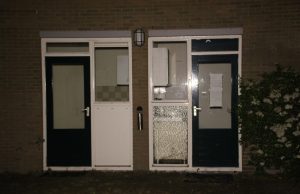 Drie woningen aan de Vijverweg in Monster gekraakt