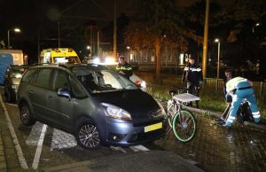 Fietser komt hard ten val na schrikreactie Laakweg Den Haag