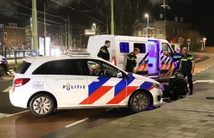 Inzet politie met zware vesten voor man met mes Wateringsevest Delft
