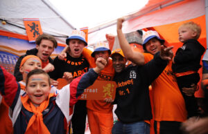 Vreugde en grote politie-inzet in Den Haag na winst Nederlands Elftal