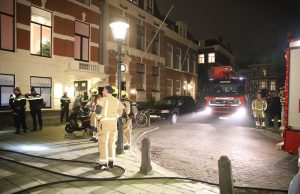 Flinke rookontwikkeling bij woningbrand Paramaribostraat Den Haag