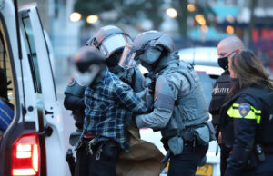 Inzet arrestatieteam na meldingen schietpartij Durgerdamhof Den Haag