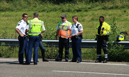 8 juli Busje over de kop na mogelijk klapband