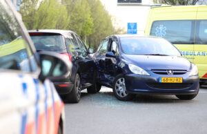 Flinke schade na aanrijding Erasmusweg Den Haag