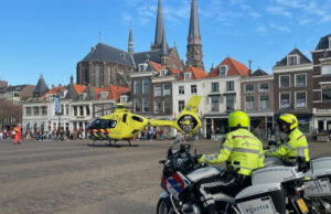 Hulpdiensten rukken uit voor medisch incident Trompetstraat Delft