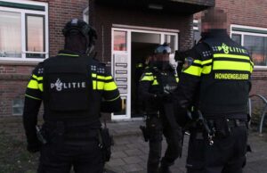 Politie doet inval in woning Nicolaas Beetslaan Voorburg