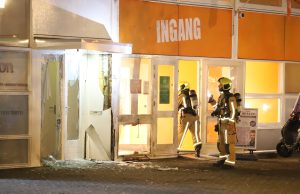 Vuurwerkbom tegen sportschool gegooid Leeuwenstein Delft