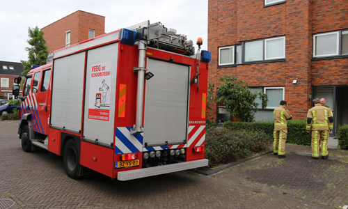 3 augustus Brandweer opgeroepen voor ontzet raam van woning Juttepeer Den Hoorn