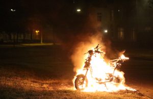 Scooter in brand gestoken Jacob van Campenplein Den Haag