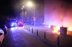Brandweer rukt met spoed uit voor buitenbrand Van Ruysbroekstraat Den Haag