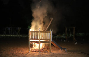 Jongeman aangehouden na in brand steken speeltoestel Evert Wijtemaweg Den Haag