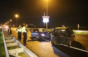 A4 afgesloten door ongeval tussen drie voertuigen Den Hoorn