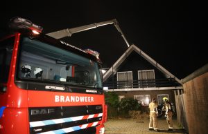 Brandweer onderzoekt schoorsteen na brandmelding P.C. Boutenshove Zoetermeer