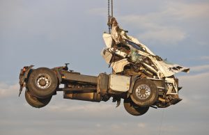 Woudseweg na urenlange bergingsoperatie weer vrij Woudseweg/N223 Schipluiden