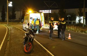 Motorrijder komt hard ten val Vrijenbanselaan Rijswijk