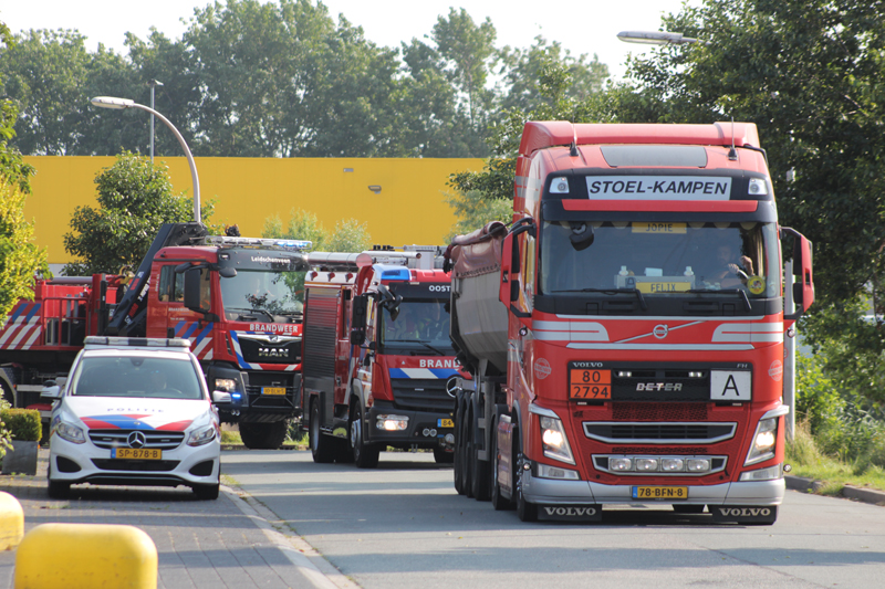Groot spoedtransport voor lading afgebrande batterijen naar Vrij-Harnasch Den Hoorn.