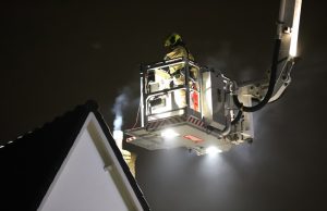 Brandweer rukt uit voor schoorsteenbrand Tramkade Den Hoorn