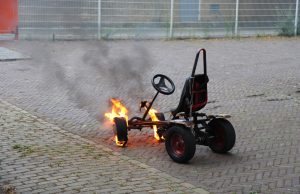 Brandweer rukt uit voor brandende skelter Frederik van Eedenlaan Delft