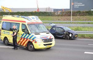 Gewonde bij aanrijding tussen auto en vrachtwagen A4 Den Hoorn