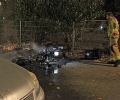 16 november Scooter in brand gestoken Van Dijckstraat Den Haag 16 november Scooter in brand gestoken Van Dijckstraat Den Haag