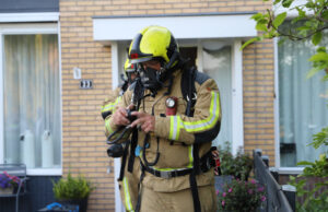 Hulpdiensten rukken uit voor brand in woning Hoflandstraat Pijnacker