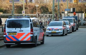 Arrestatieteam ingezet voor persoon op hoogte Anna van Hannoverstraat Den Haag