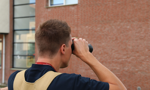 13 augustus Brandweer haalt vogel onder duiker vandaan Parkzoom Delft