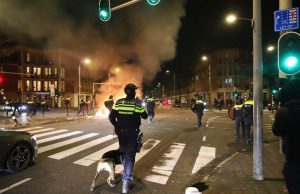 Onrust na oproep om te rellen Hobbemastraat Den Haag