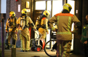 Woningen ontruimd na brand in liftschacht Christoffel Plantijnstraat Den Haag