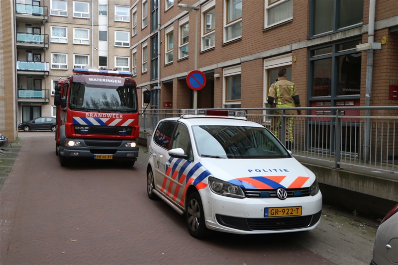 Hulpdiensten met grote spoed naar Zuiderdiep in Nieuw-Buinen vanwege gebouwbrand