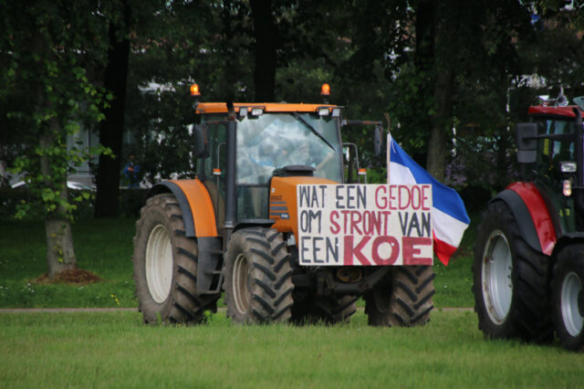 Eerste Boeren Met Tractoren Op Malieveld In Den Haag - District8.net