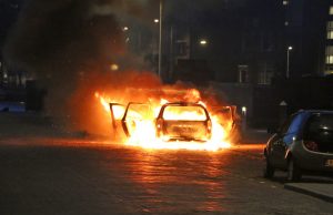Flinke rookontwikkeling bij voertuigbrand Poolsterstraat Den Haag