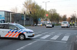 Gewonde bij aanrijding tussen busje en auto Escamplaan Den Haag