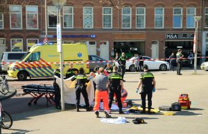 Man zwaargewond bij mishandeling Schalk Burgerplein Den Haag