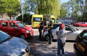 Gewonde bij kop-staart aanrijding Erasmusweg Den Haag