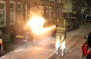 Auto uitgebrand na brandstichting Herman Costerstraat Den Haag