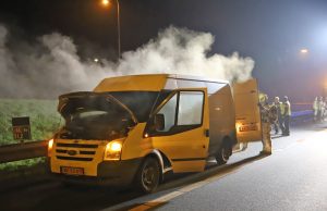 Lekkage in PostNL busje zorgt voor rookgordijn A4 Rijswijk