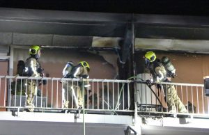 Korte uitslaande brand op balkon van flat Burgemeester Keijzerlaan Leidschendam
