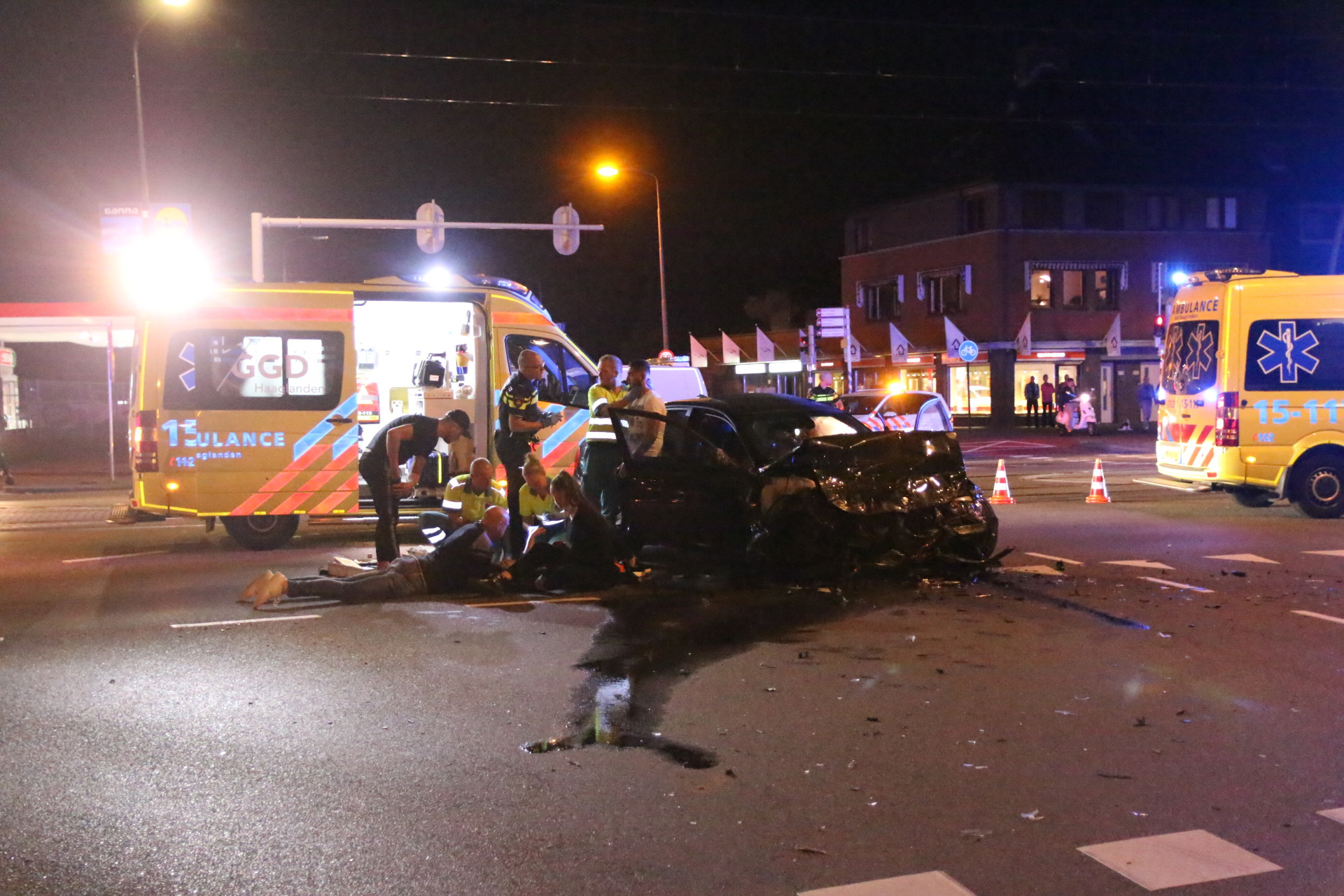 17 oktober Twee gewonden bij flinke aanrijding Laan van Wateringseveld Den Haag