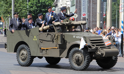 27 juni Elfde editie Veteranendag in Den Haag druk bezocht