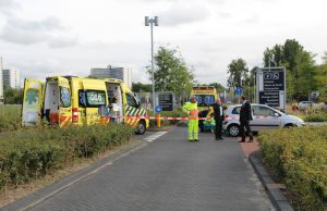 Motorijder gewond door ongeval met personenauto Reinier de Graafweg Delft