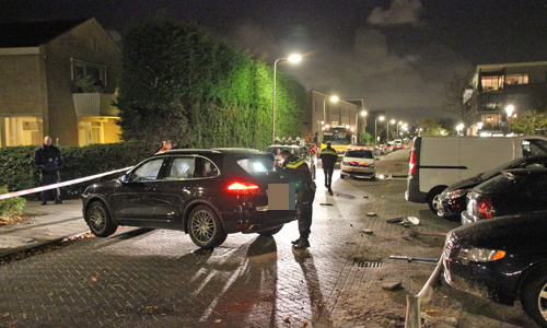 6 november Bestuurder van Porsche neemt de benen na botsing met verschillende auto’s Gasthuislaan ‘s-Gravenzande