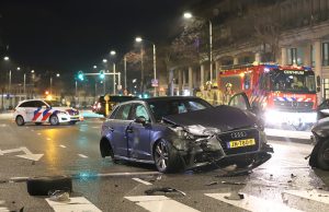 Ravage na aanrijding op nieuwjaarsochtend Vaillantlaan Den Haag