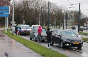 Lichte schade bij aanrijding tussen twee voertuigen Wateringsevest Delft