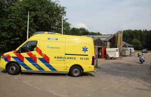 Hulpdiensten rukken uit voor incident op manege Lozerlaan Den Haag